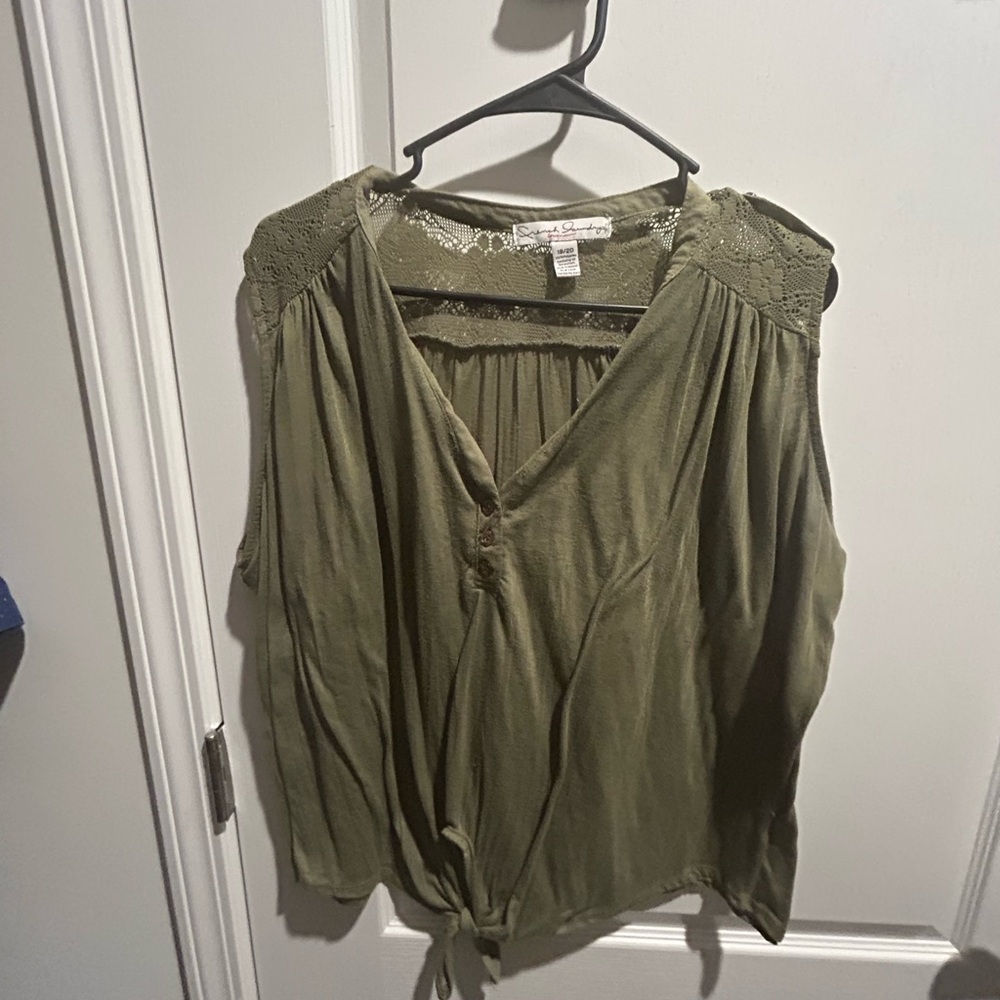 French Laundry Olive Green Lace Accent Blouse